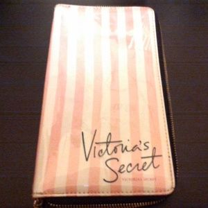 VICTORIA SECRETE WALLET